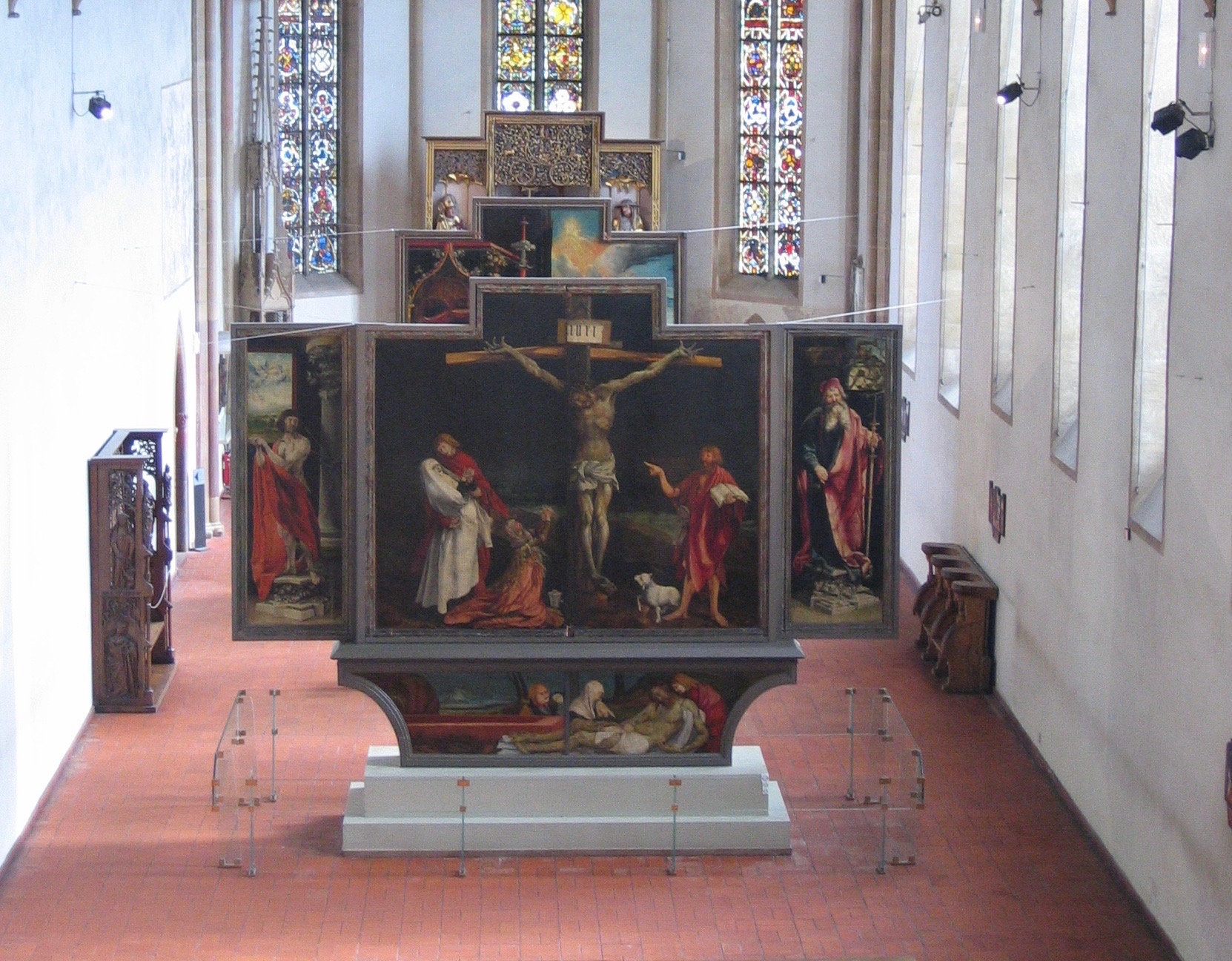 Chapel_of_Musée_d'Unterlinden_with_Isenheim_altarpiece.jpg